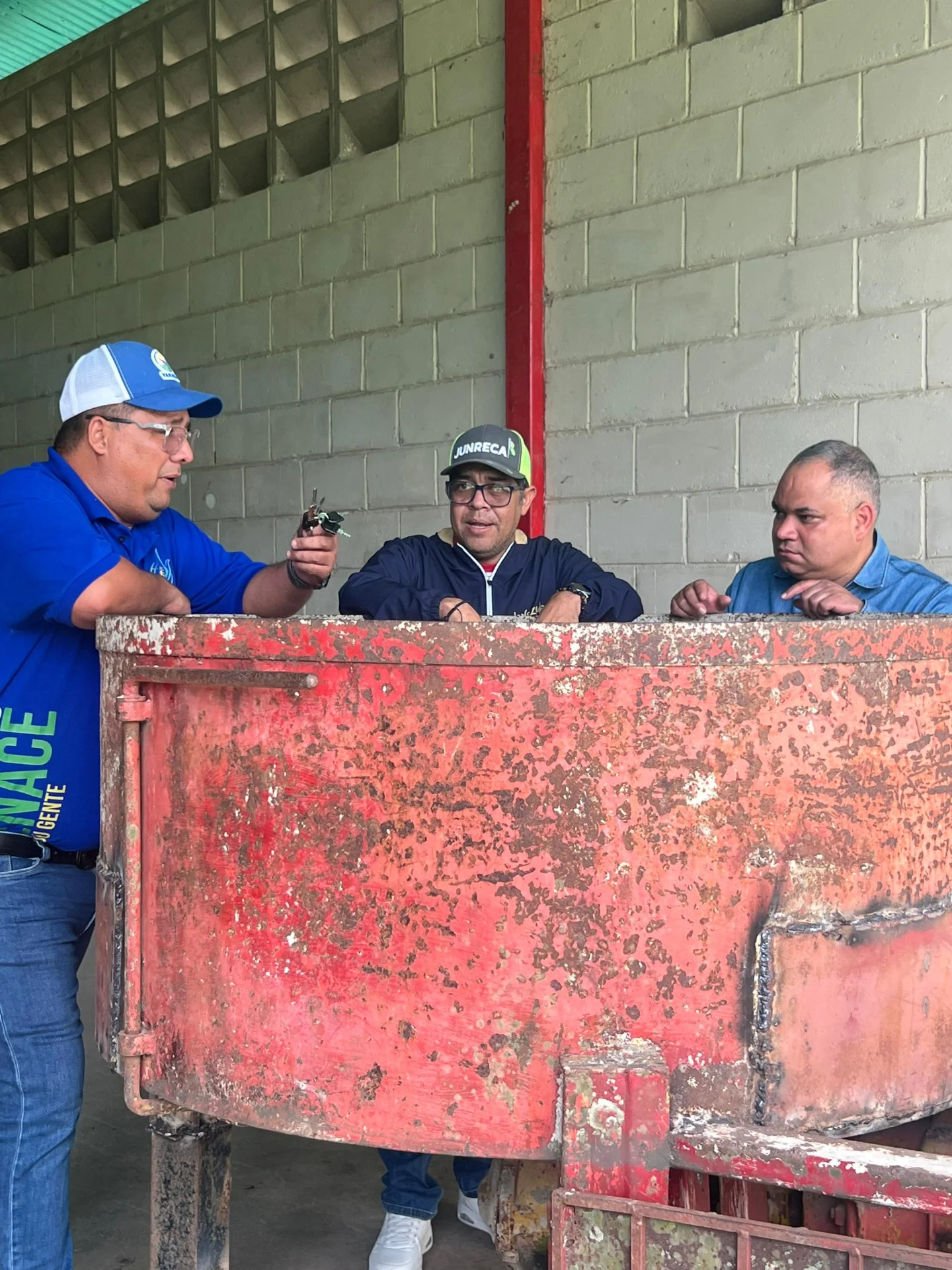 Planta de clasificación técnica y enfardado en Zona Industrial